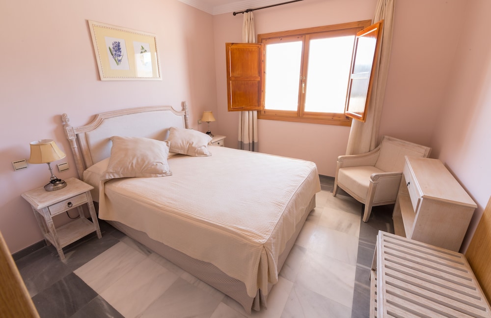 Family Suite, 2 Bedrooms - Photo 2
