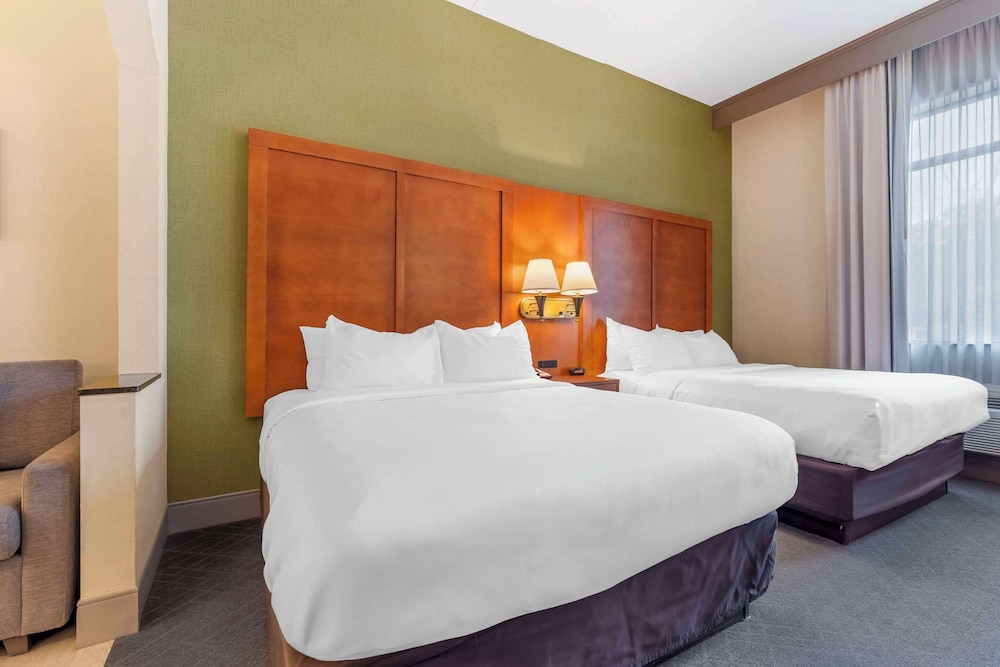 Comfort Suite, Multiple Beds, Non Smoking - Photo 3