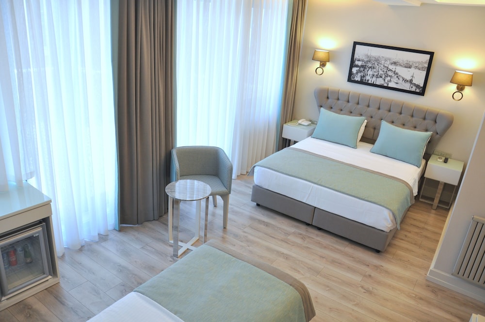 Deluxe Suite photo 3