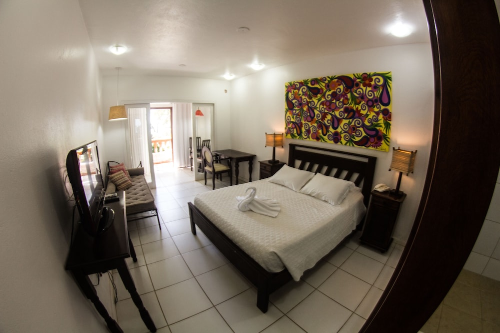 Suite, Balcony, Sea Facing photo 2