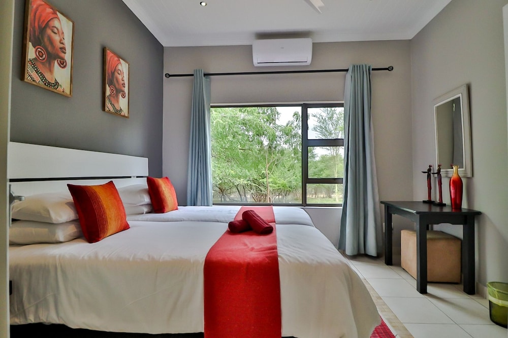 Luxury Suite photo 3