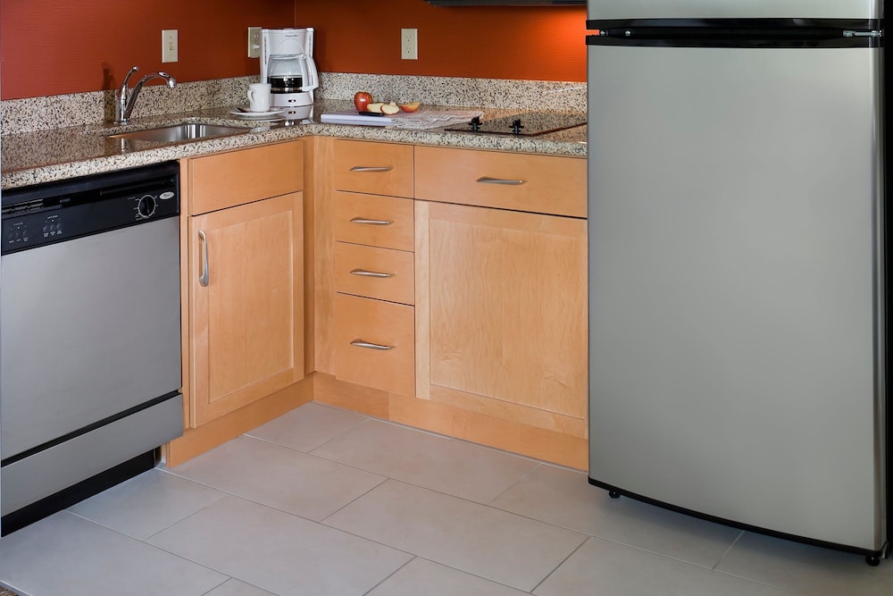 Suite, 1 Bedroom - Photo 3