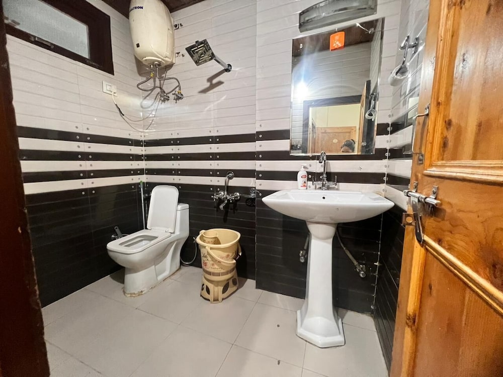 Basic Triple Room photo 2