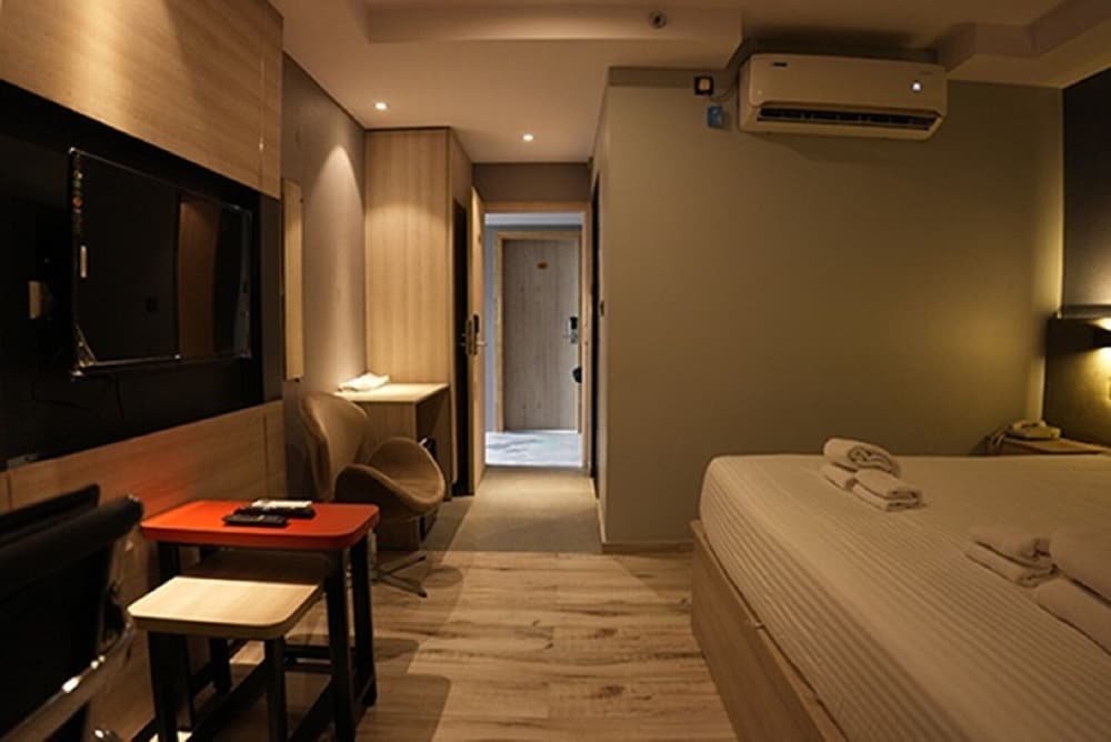 Executive Room - Photo 2