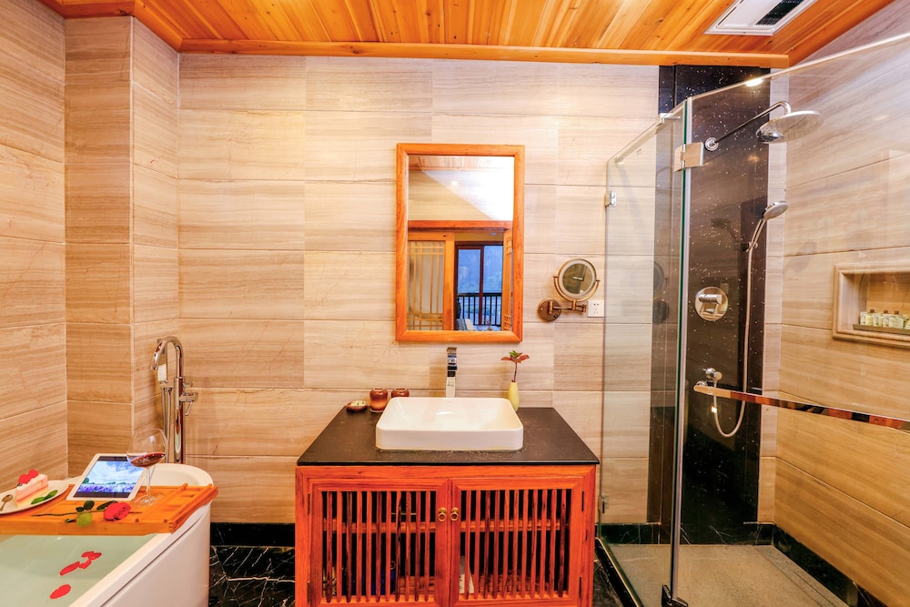Family Twin Room, Pool Access photo 2