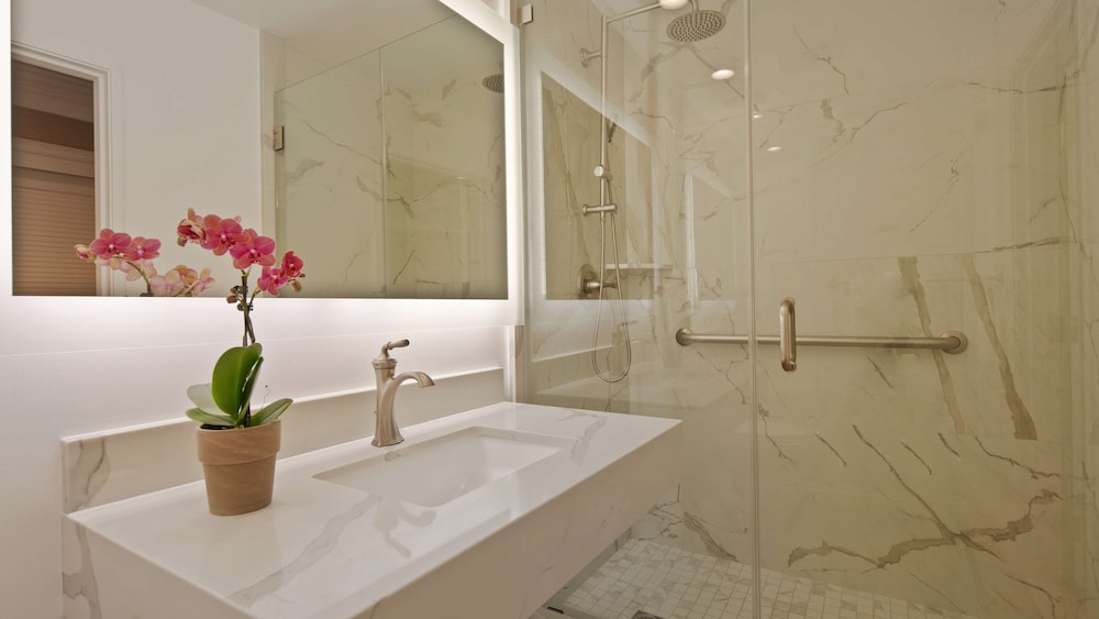 Suite, 2 Queen Beds, Non Smoking, Jetted Tub (with Sofabed)