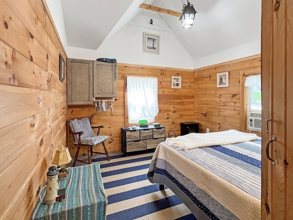 Cabin, 2 Bedrooms photo 1