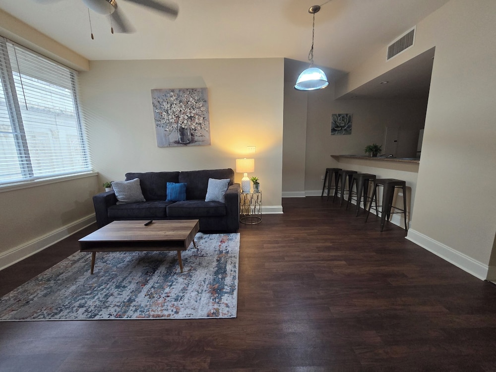 Deluxe Condo, 1 Bedroom, City View