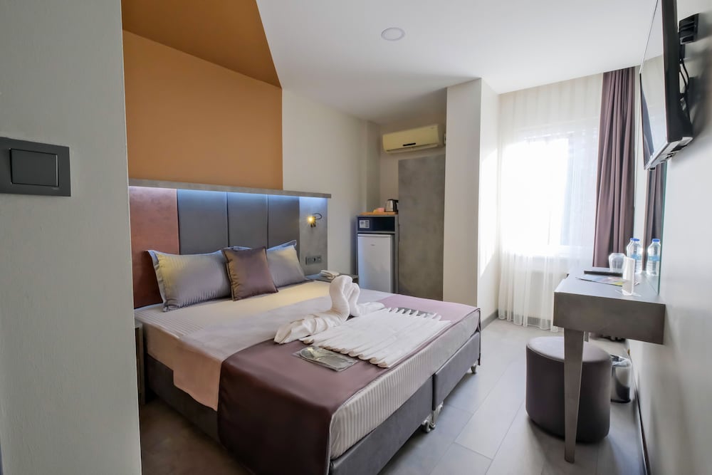 Standard Single Room, 1 Queen Bed photo 2