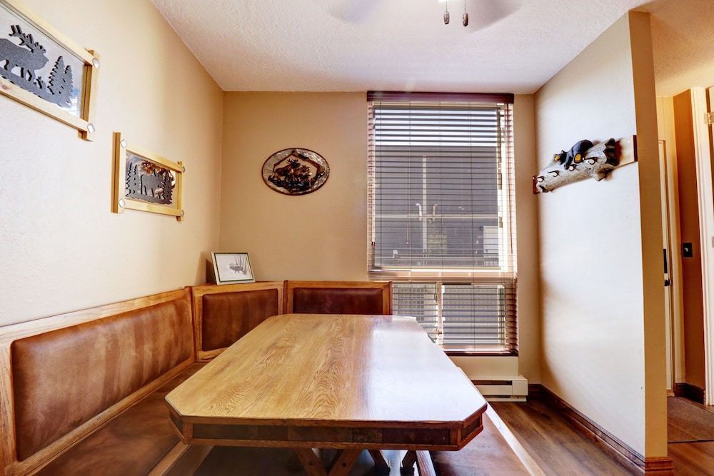 Condo, 2 Bedrooms photo 3