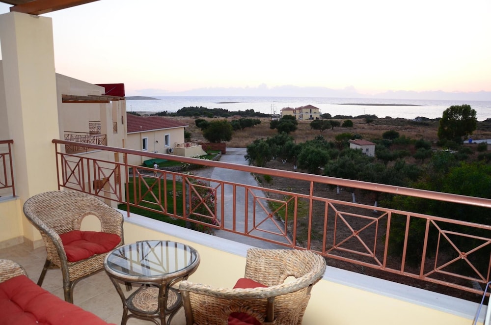 Superior Studio, Sea View (First floor) - Photo 4