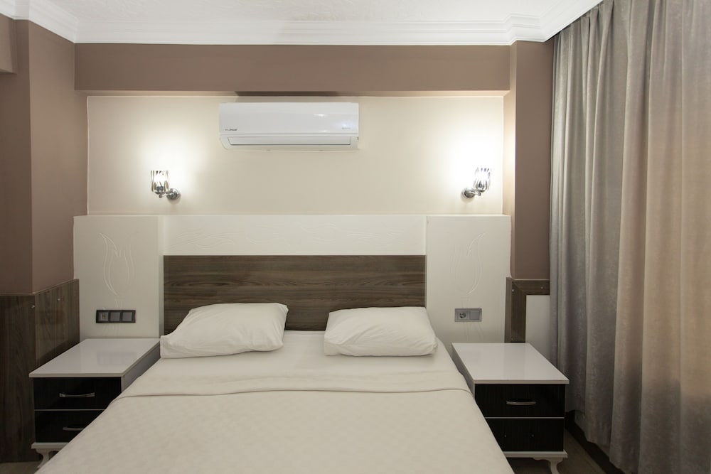 Standard Double or Twin Room - Photo 1