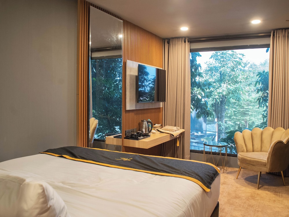 Standard Double Room, Balcony, River View