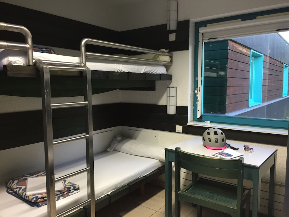 Bed in 4-Bed Male Dormitory - Shared Bathroom photo 1