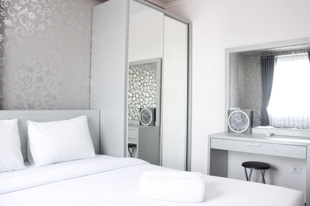 Room - Photo 8