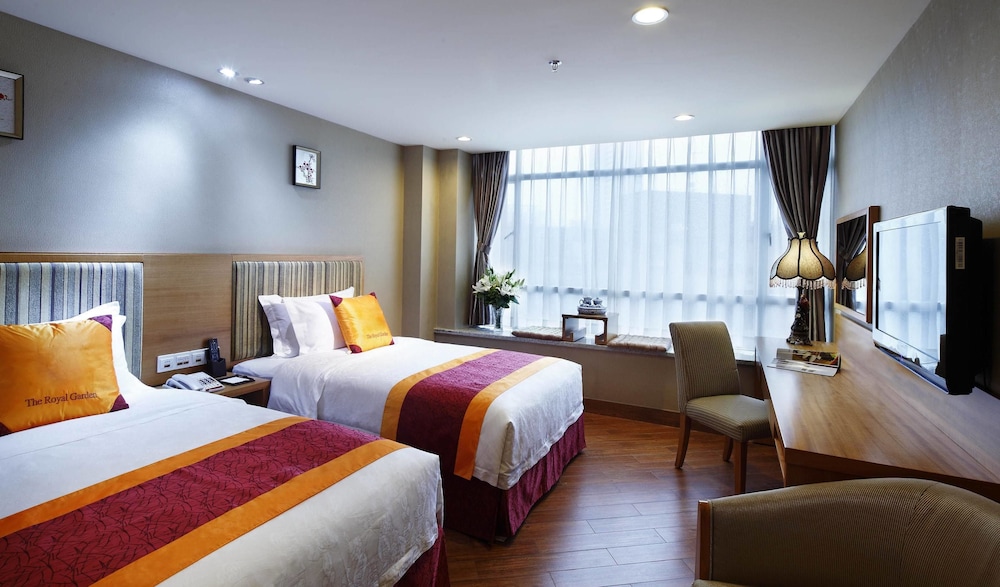 Standard Twin Room - Photo 1