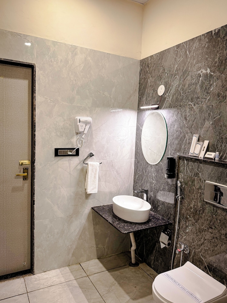 Deluxe Double Room, City View