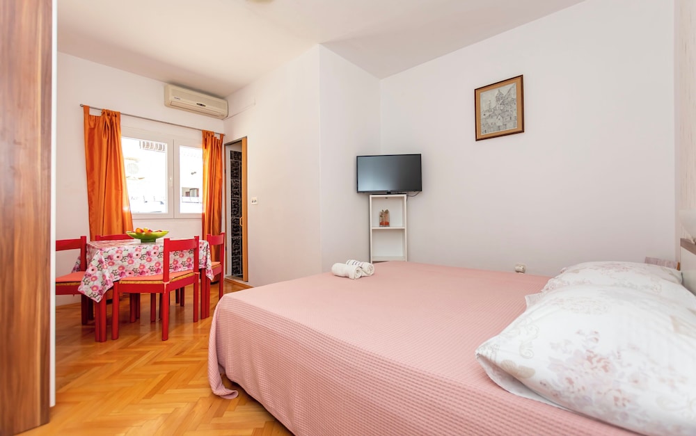 Apartment (A5)