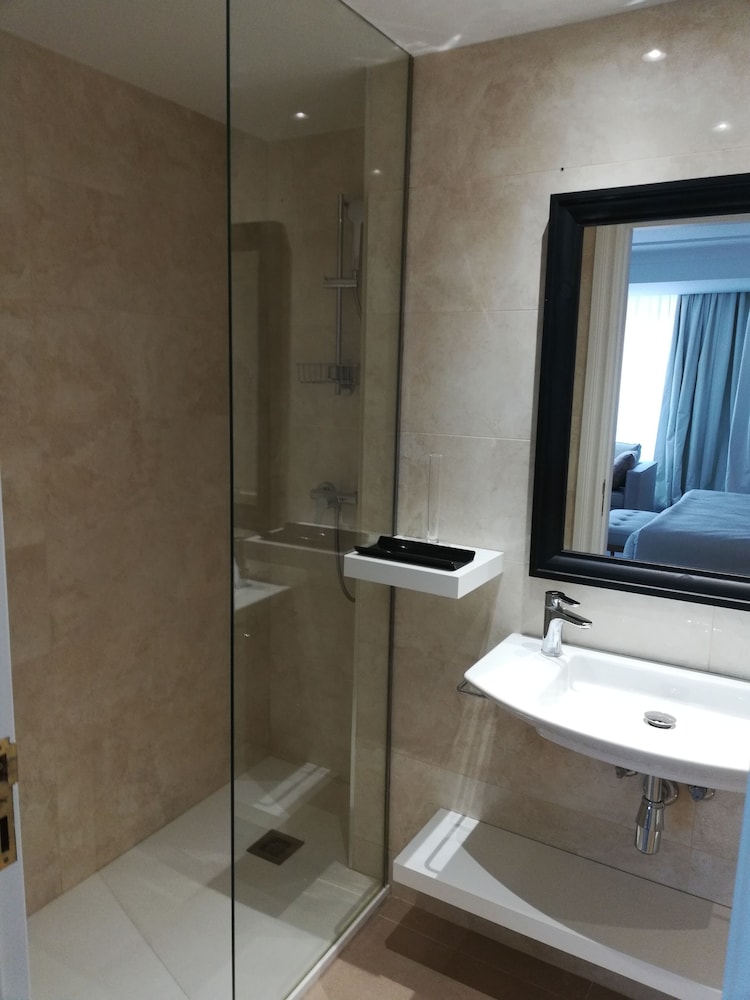 Double Room - Photo 6