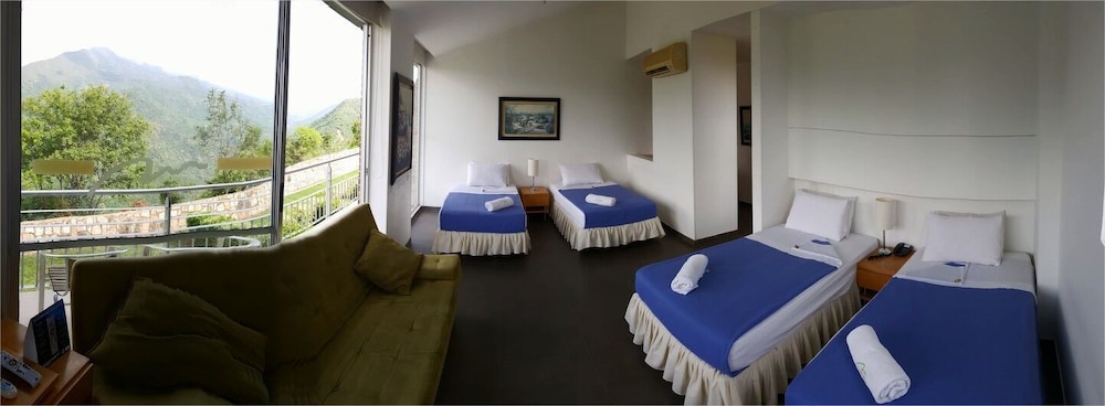 Family Quadruple Room photo 1