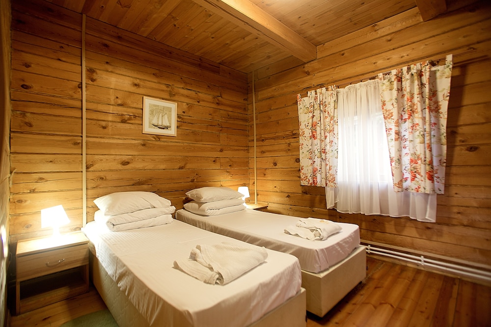 Standard Chalet
