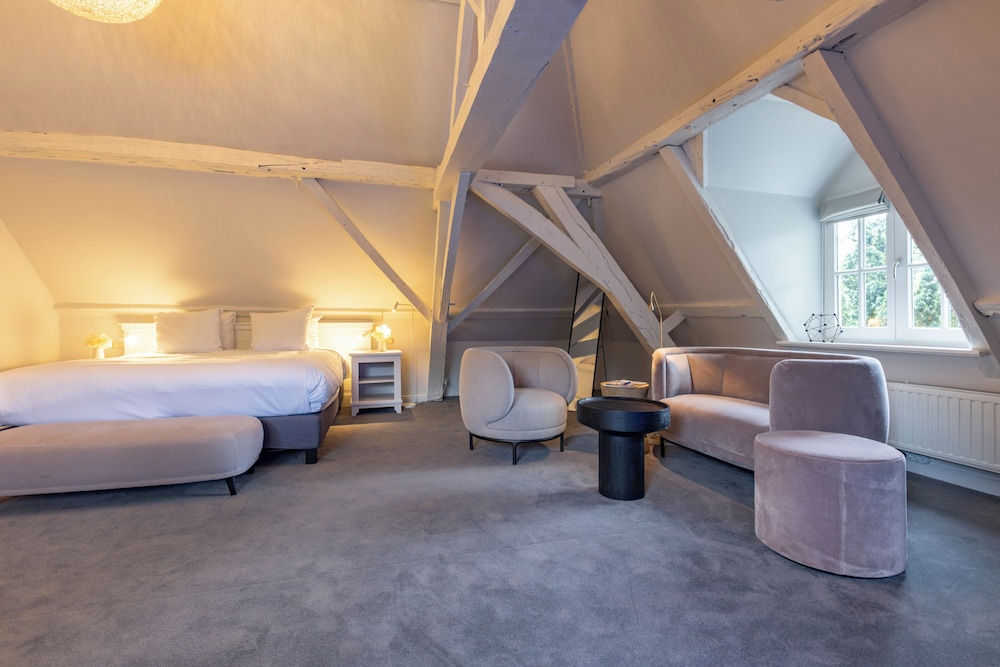 Honeymoon Suite - Photo 6
