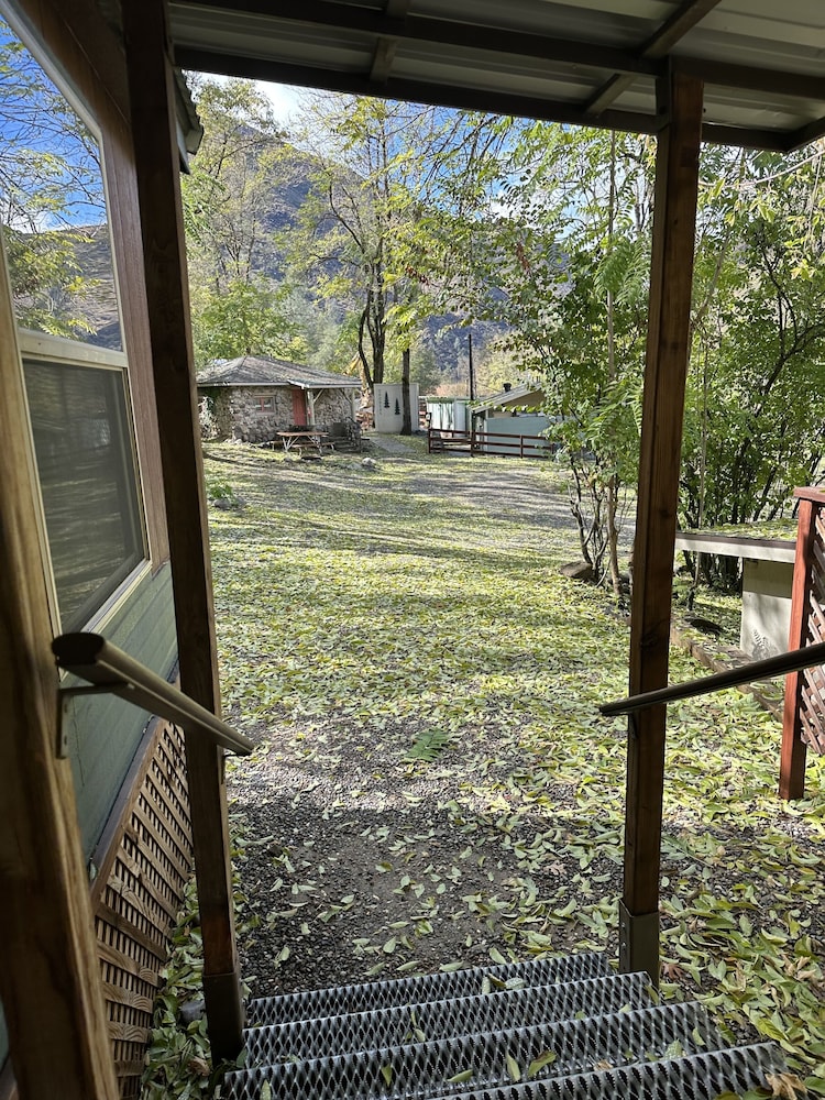 Comfort Cabin, 1 Bedroom, Mountainside photo 2