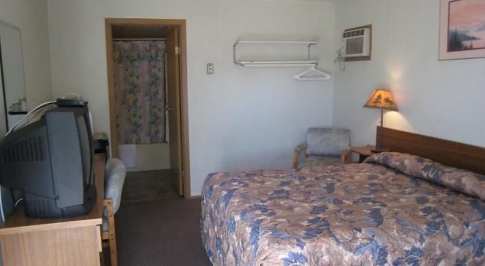 Standard Single Room, 1 Queen Bed photo 3