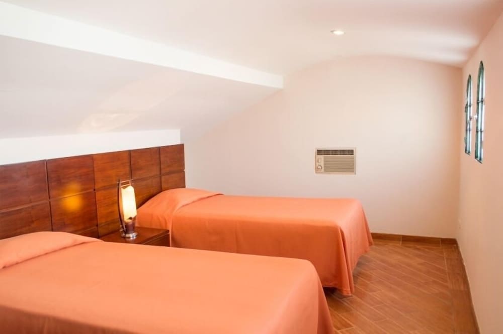 Family Room, 3 Bedrooms photo 1