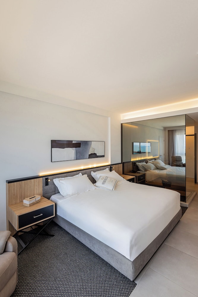 Deluxe Double Room, Bay View photo 2