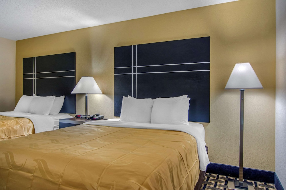 Standard Room, 2 Queen Beds, Non Smoking - Photo 1