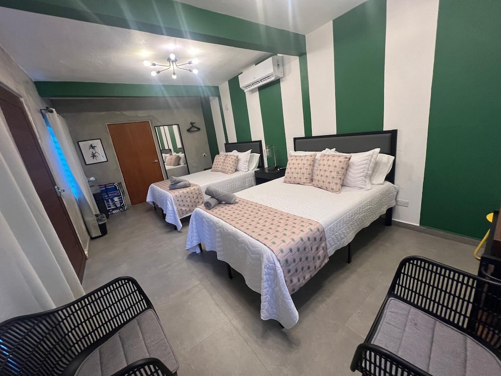 Deluxe Room, 2 Queen Beds, Non Smoking photo 1