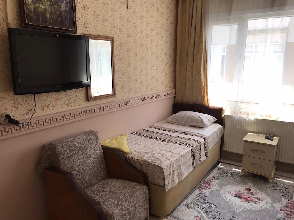 Standard Triple Room photo 2