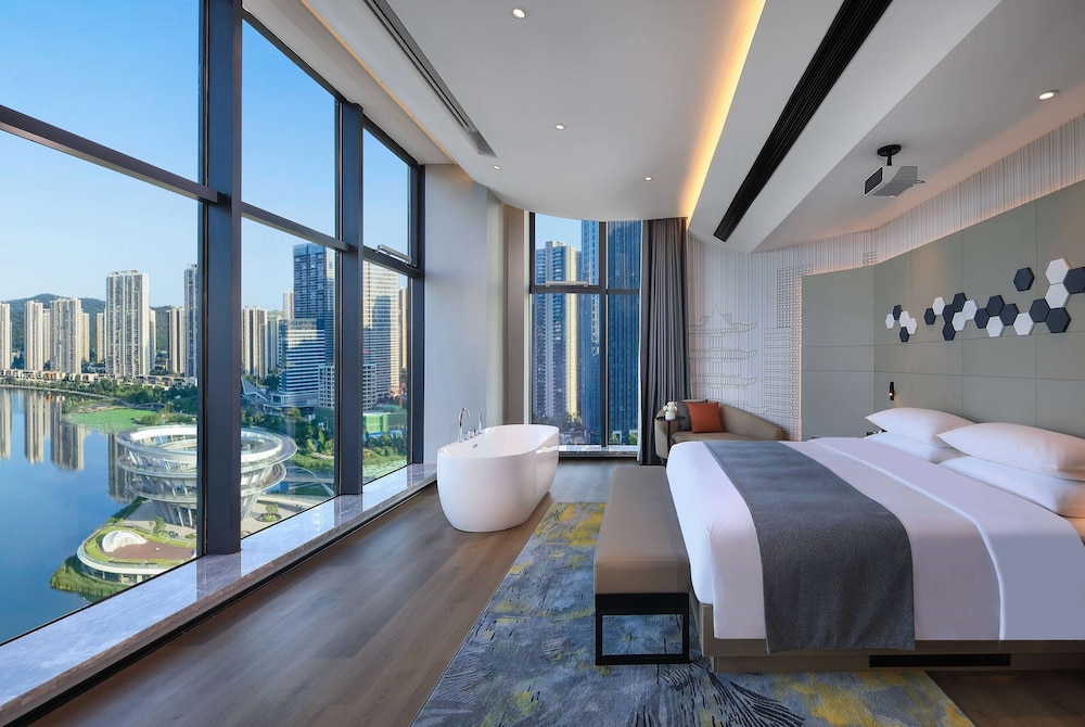 Room, 1 King Bed, Non Smoking (Panoramic View of Meixi Lake) photo 1