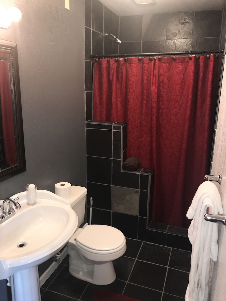 Premium Studio Suite, 1 Bedroom, Refrigerator & Microwave, Ocean View photo 3