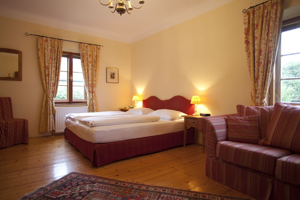 Classic Suite, Garden View photo 1