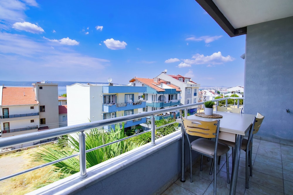 Deluxe Triple Room, Non Smoking, Sea View photo 3