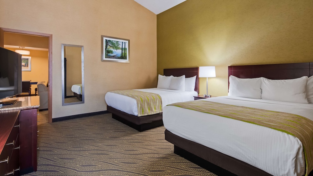 Suite, Multiple Beds, Non Smoking, Kitchen - Photo 2