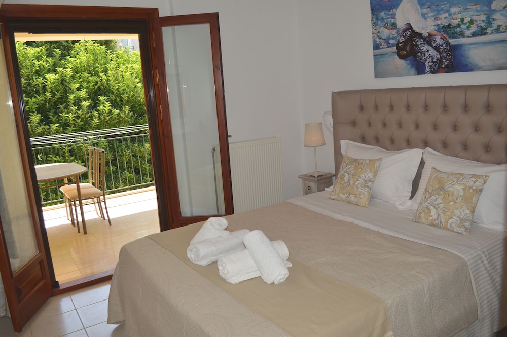 Panoramic Apartment, 1 Queen Bed with Sofa bed, Terrace, Sea View photo 1