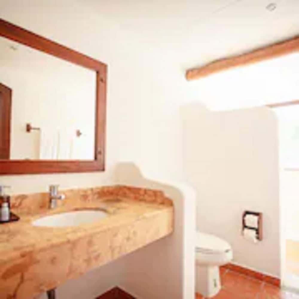 Double suite, lagoon view - Photo 5