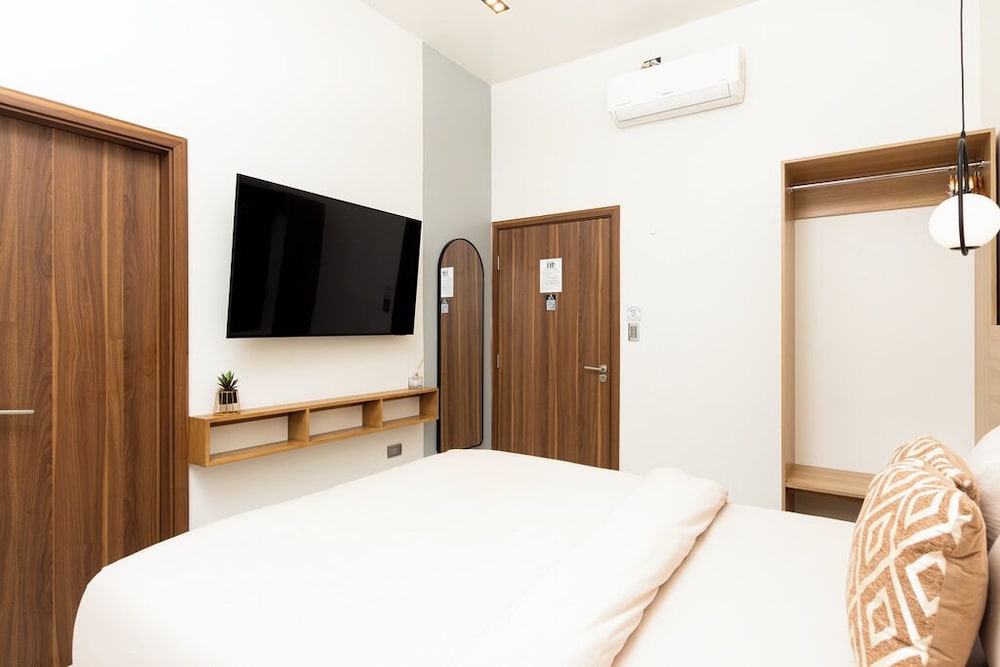 Comfort Room, City View photo 1