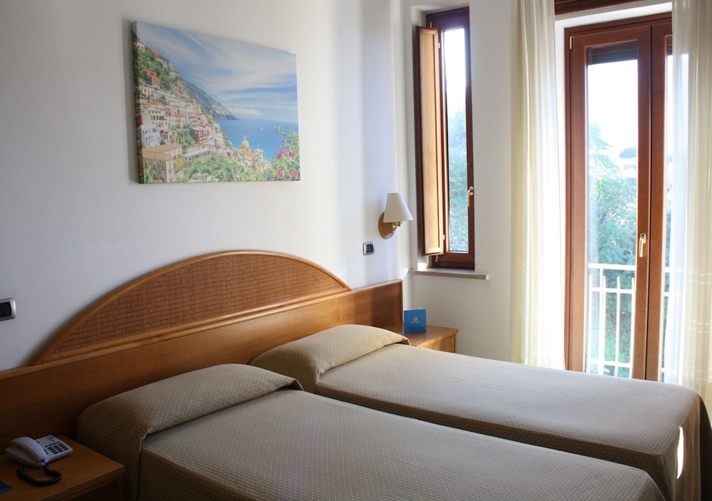 Twin Room, Partial Sea View - Photo 1