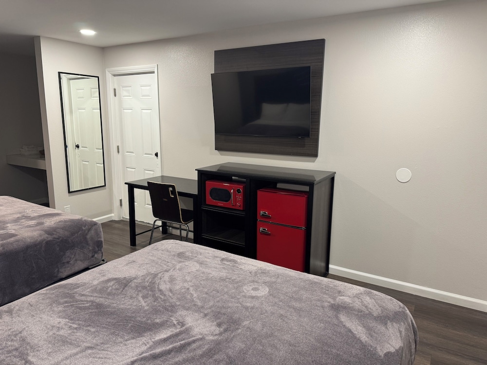 Double Room, 2 Double Beds, Non Smoking photo 2