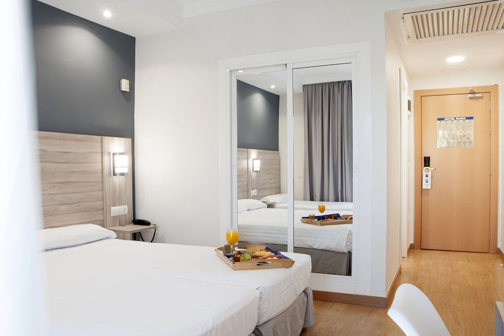 Double Room Single Use thumbnail 6
