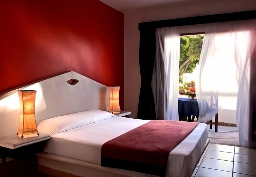 Deluxe Room, Sea View - Photo 4