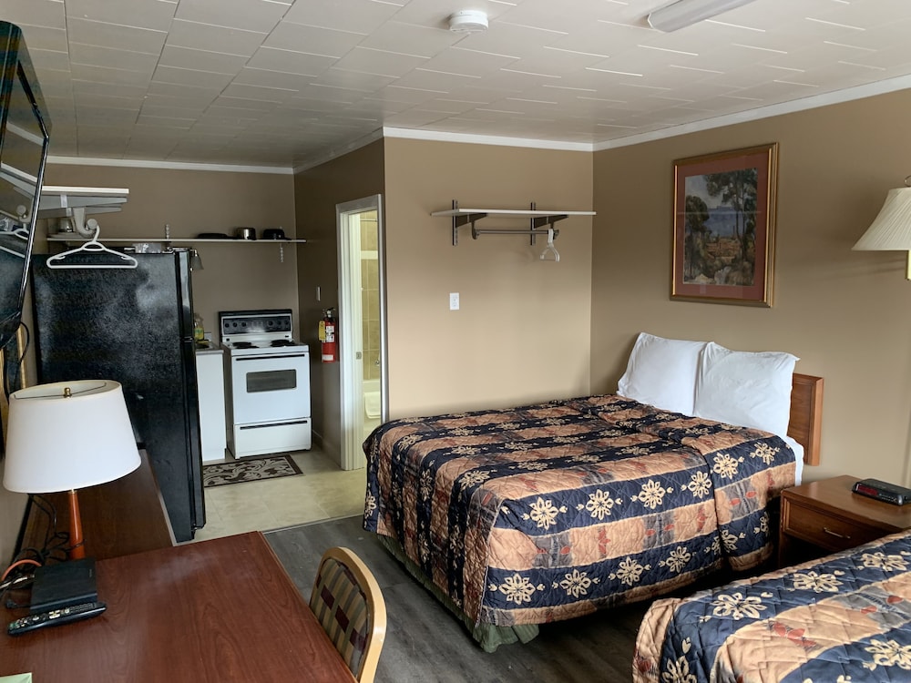 Suite, 2 Double Beds, Kitchenette photo 2