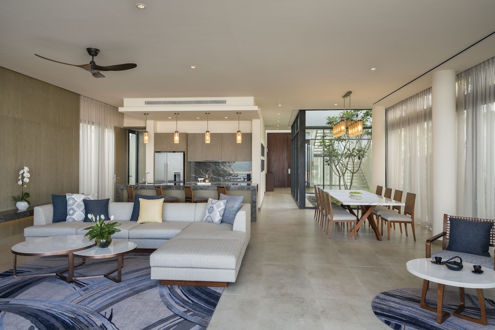 The Level 4-Bedroom Beachfront Pool Villa - Photo 4