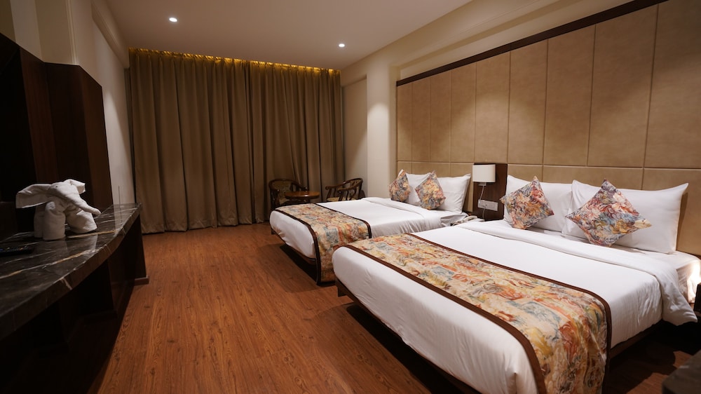 Premium Quadruple Room, Non Smoking, City View photo 1