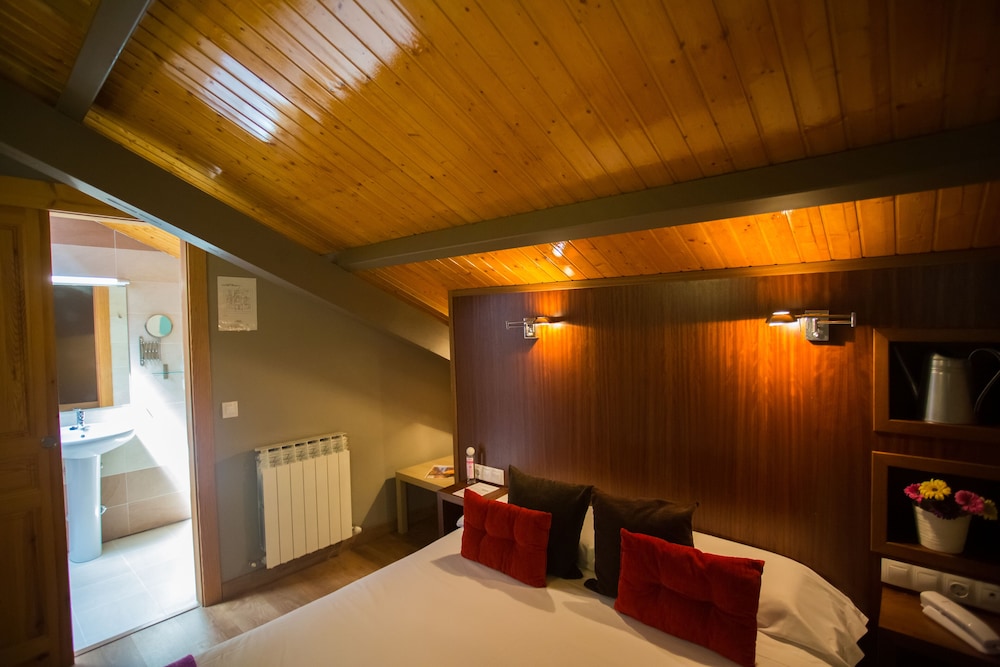 Basic Single Room - Attic