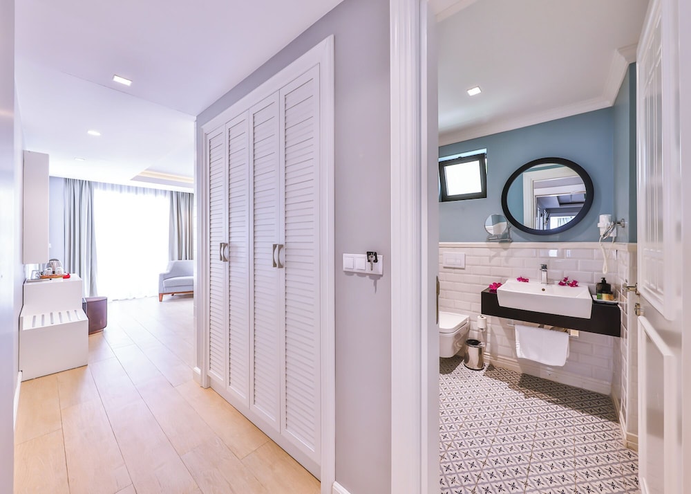 Basic Triple Room photo 2